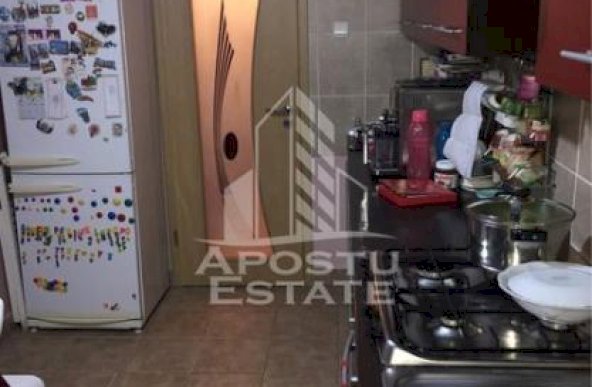 Apartament  3 camere deosebit,decomandat,zona Take Ionescu