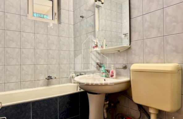 Apartament 2 camere,semidecomandat in zona Medicinei