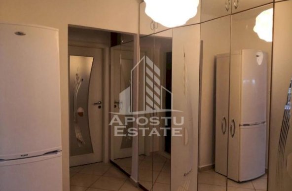 Apartament cu 2 camere, decomandat,zona Girocului