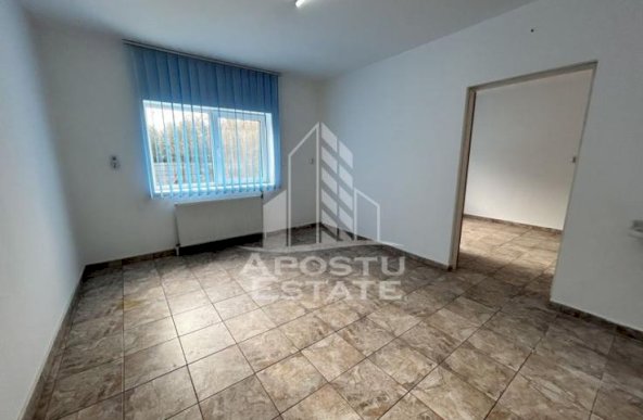 Spatiu birouri, 2 camere, 2 bai, 60 mp, zona Buziasului