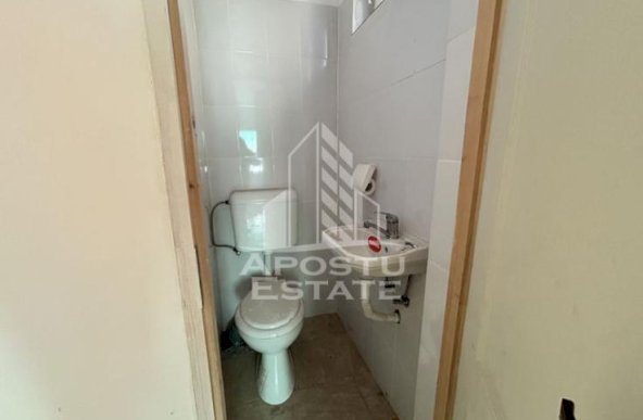 Spatiu birouri, 2 camere, 2 bai, 60 mp, zona Buziasului