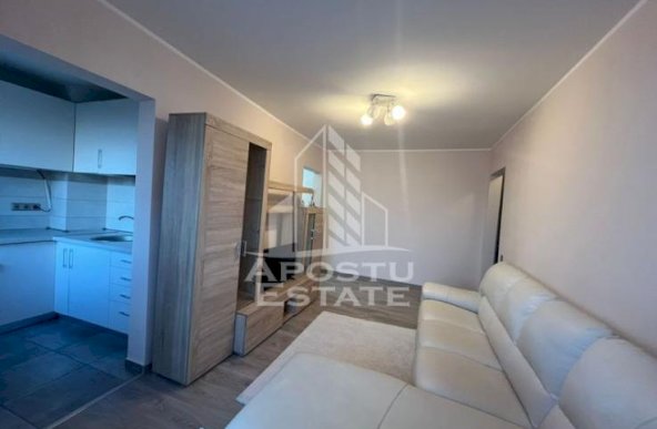 Apartament cu 3 camere, centrala proprie,renovat complet, zona Sagului