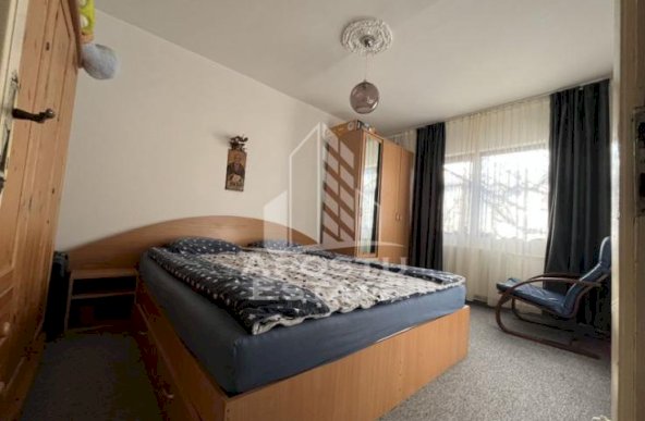 Apartament cu 2 camere,semidecomandat,zona Dambovita