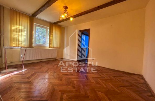 Apartament cu 2 camere, semidecomandat,  etaj intemediar, Sagului