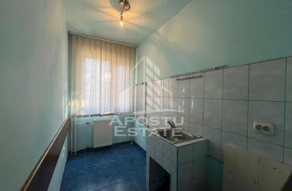 Apartament cu 2 camere, semidecomandat,  etaj intemediar, Sagului