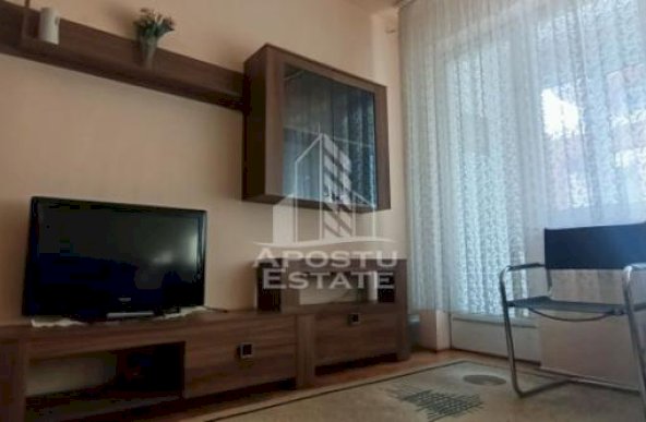 Apartament 2 camere, centrala propie, zona Complex