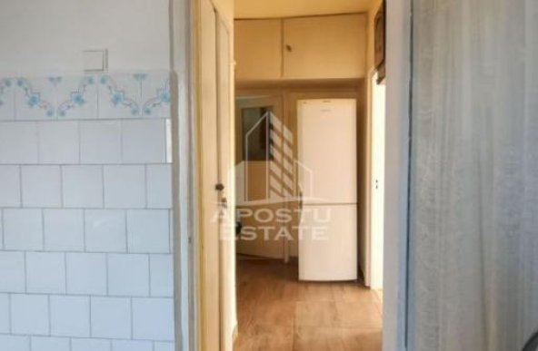 Apartament 2 camere, centrala propie, zona Complex