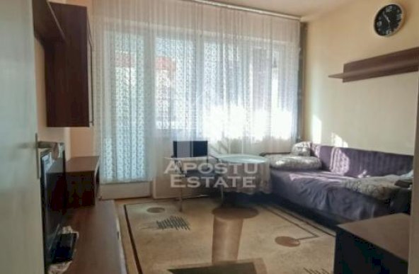 Apartament 2 camere, centrala propie, zona Complex