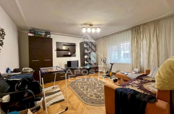 Apartament 1 camera,parter,centrala proprie,zona Timocului