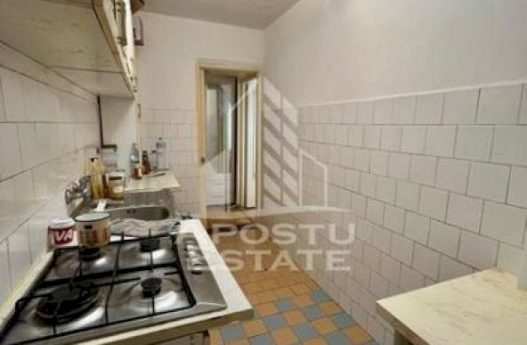 Apartament 1 camera,parter,centrala proprie,zona Timocului