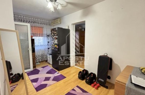 Apartament cu 2 camere, zona Sagului