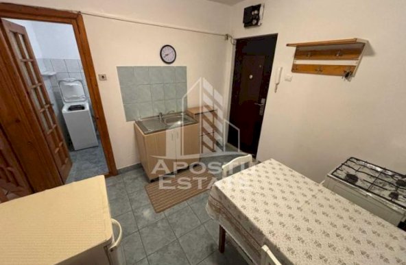 Apartament 1 camera,parter,zona Complexul Studentesc