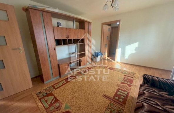 Apartament cu 2 camere , generos , zona Suarelui