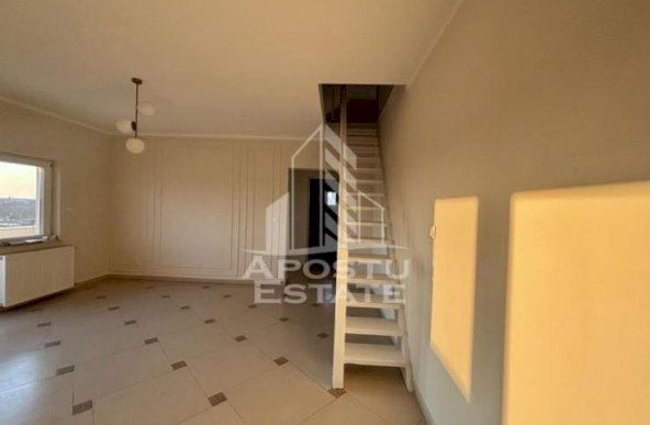 Apartament cu 4 camere in zona Dambovita cu pod amenajat, decomandat