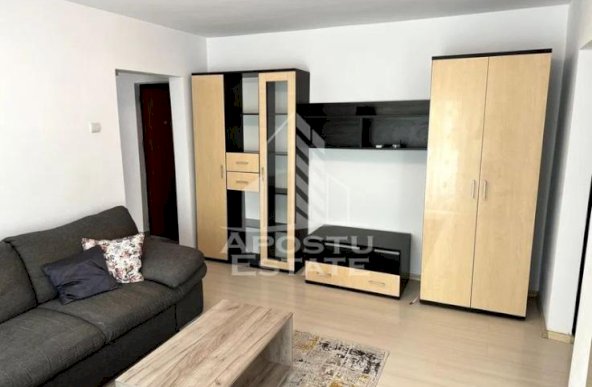 Apartament cu 3 camere, etajul 2, centrala proprie, zona Soarelui