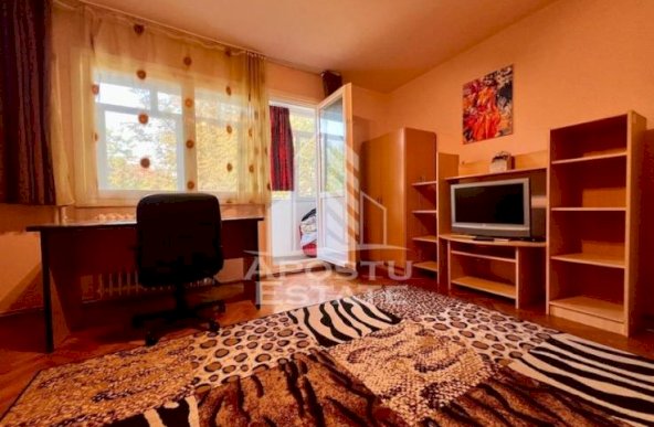 Apartament cu 2 camere, decomandat, langa Medicina, centrala proprie