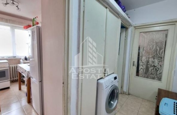 Apartament 2 camere, etaj intermediar, zona Dacia