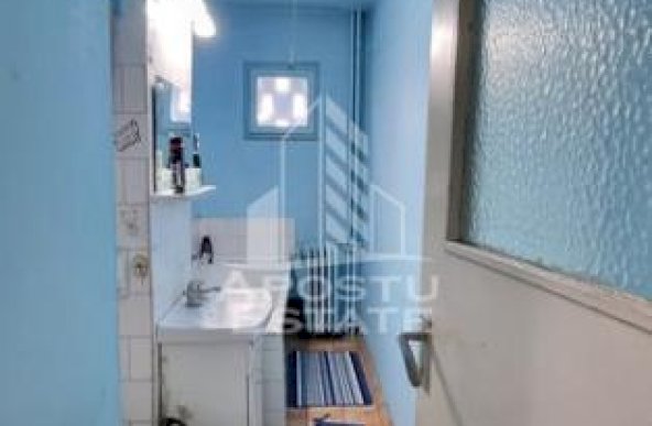 Apartament 2 camere, etaj intermediar, zona Dacia