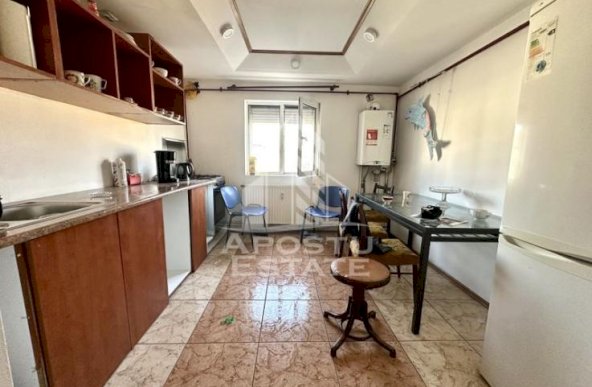 Apartament cu 2 camere, centrala proprie, zona Girocului