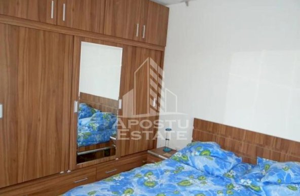 Apartament 2 camere ,loc de parcare ,zona Soarelui