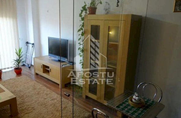 Apartament 2 camere ,loc de parcare ,zona Soarelui