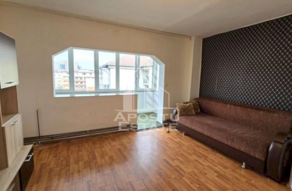 Apartament cu 2 camere si 2 balcoane, centrala proprie, zona Bucovina