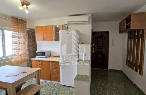 Apartament cu 2 camere si 2 balcoane, centrala proprie, zona Bucovina