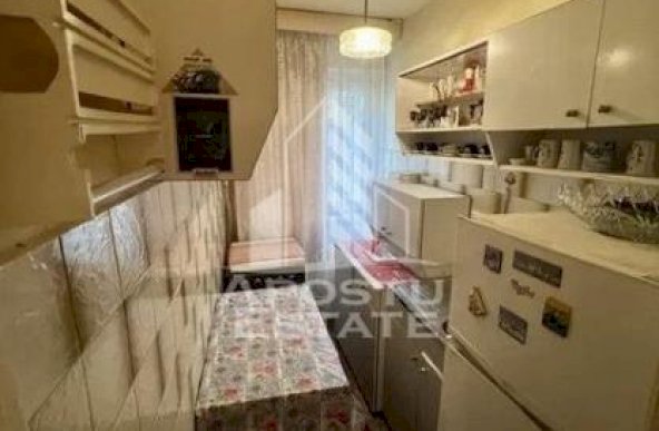 Apartament cu 2 camere la etajul 1, zona Sagului