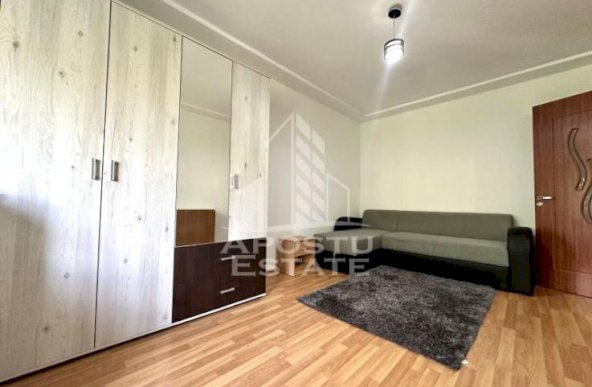 Apartament cu o camera, etajul 3, zona Girocului