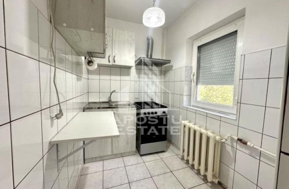 Apartament cu o camera, etajul 3, zona Girocului