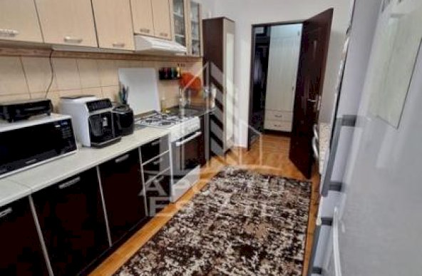 Apartament 3 camere, 2 bai , 2 balcoane in zona Soarelui