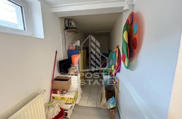 Vila P+2E, 6 camere, 3 bai, garaj dublu, zona Lipovei