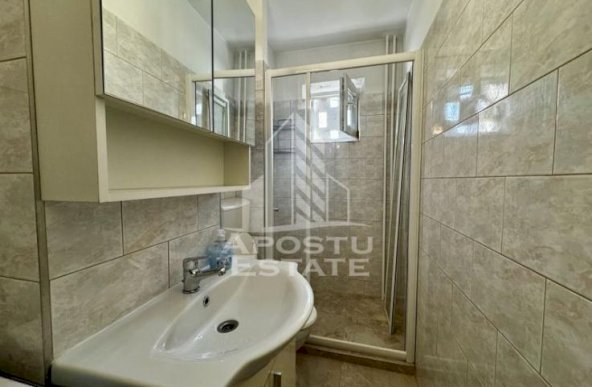 Apartament cu 2 camere,  zona Torontalului