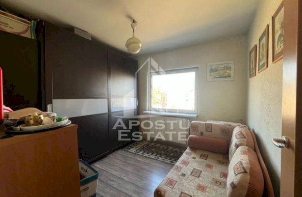 Apartament cu 3 camere, decomandat, 2 bai, 2 balcoaane