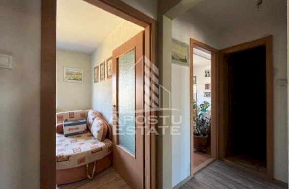 Apartament cu 3 camere, decomandat, 2 bai, 2 balcoaane