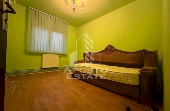 Apartament cu 3 camere, decomandat, situat in zona Girocului