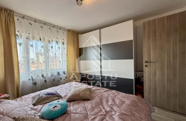 Apartament 3 camere, decomandat, garaj, centrala proprie, zona Lunei