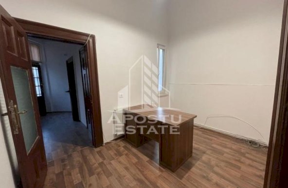 Apartament cu vedere spre strada Savoya, cladire complet reabilitata