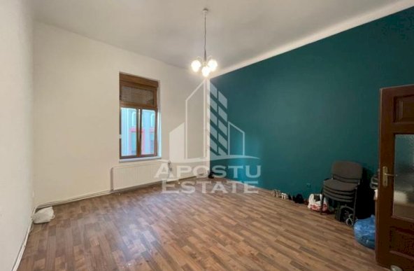 Apartament cu vedere spre strada Savoya, cladire complet reabilitata