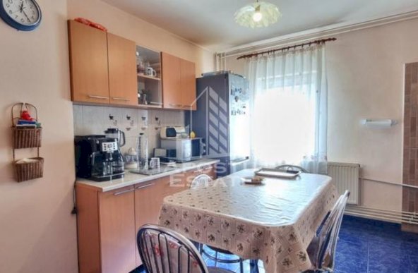 Apartament cu 3 camere, 2 bai, etaj intermediar, Calea Aradului