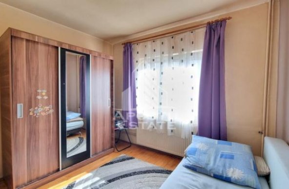 Apartament cu 3 camere, 2 bai, etaj intermediar, Calea Aradului