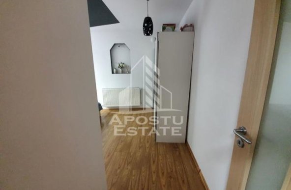 Apartament pe 4 camere, renovat complet la curte comuna in Balcescu