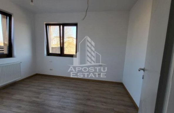 Triplex nou cu 5 camere,Giroc,ideal firme/birouri