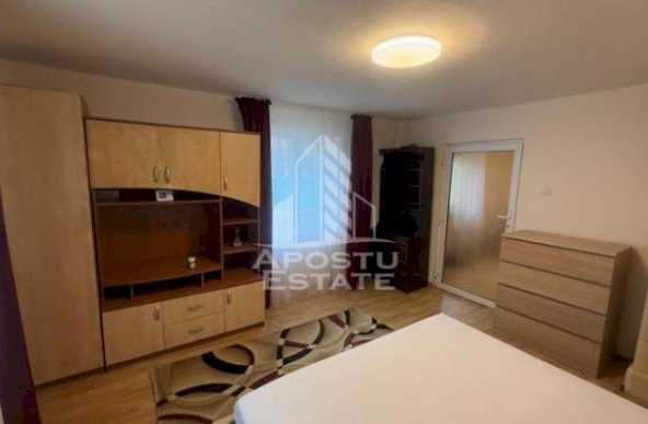 Apartament la casa cu 2 camere si centrala proprie, in zona Lipovei