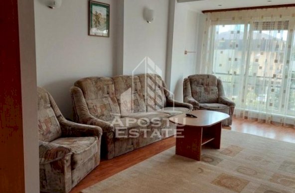 Apartament cu 3 camere decomandat zona Aradului