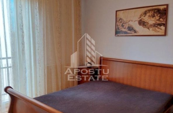 Apartament cu 3 camere decomandat zona Aradului