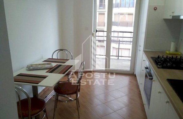 Apartament cu 3 camere decomandat zona Aradului