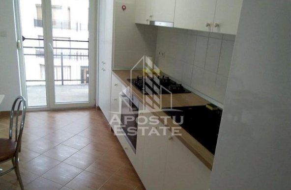 Apartament cu 3 camere decomandat zona Aradului