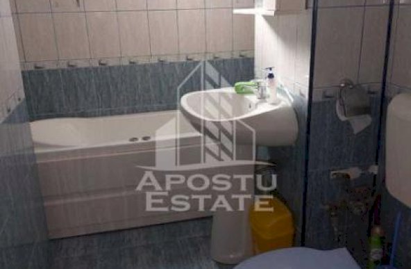 Apartament 3 camere , generos , zona Girocului