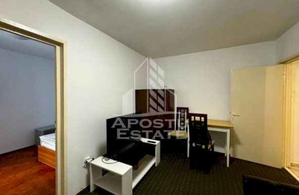 Apartament cu 3 camere, etaj intermediar, centrala proprie, Girocului